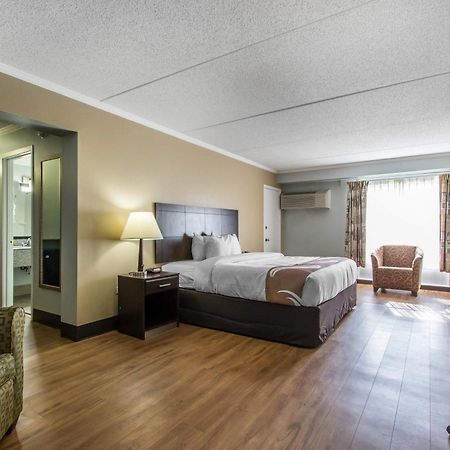 מובייל Quality Inn Downtown Historic District מראה חיצוני תמונה