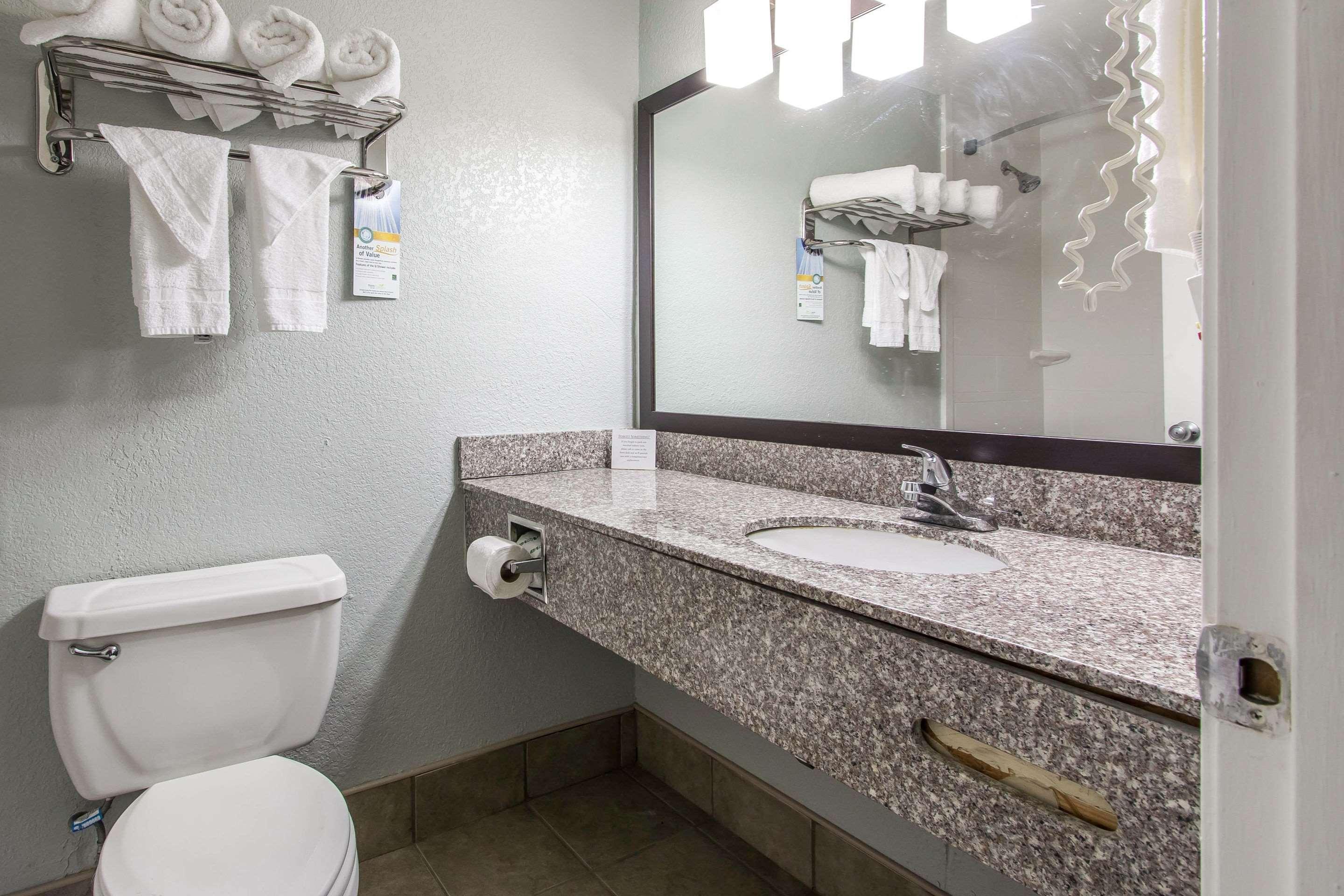 מובייל Quality Inn Downtown Historic District מראה חיצוני תמונה