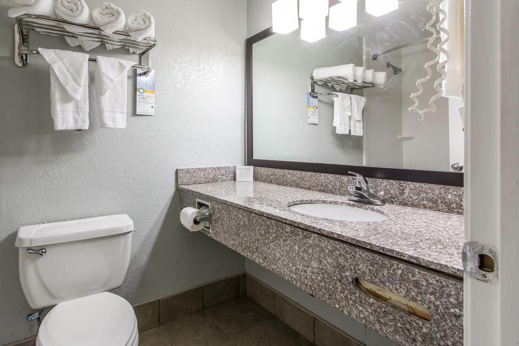 מובייל Quality Inn Downtown Historic District מראה חיצוני תמונה